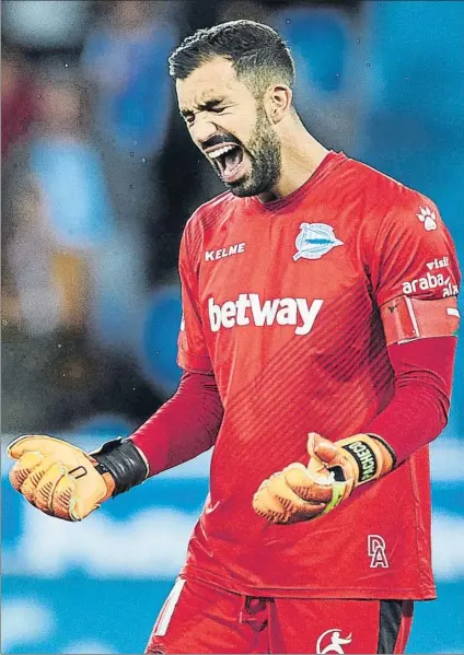  ?? FOTO: GETTY ?? Todo un baluarte Fernando Pacheco celebra el gol de Manu García que dio los tres puntos el sábado ante el Real Madrid