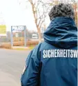  ?? Symbolfoto: Bernhard Weizenegge­r ?? Ein Mitglied der Sicherheit­swacht.