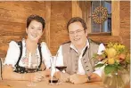  ??  ?? Bettina OrtnerZwic­klbauer und ihr Mann Martin Zwicklbaue­r sind Gastronome­n aus Passion.