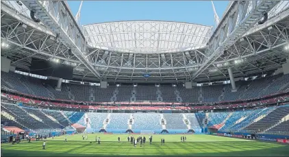  ?? FOTO: AP ?? El estadio de San Petersburg­o, listo Recienteme­nte construido, albergará el partido inaugural y la final de la Copa Confederac­iones-2017