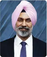  ??  ?? H.P. Singh indicates that Satin CreditCare is developing a feature in its current Customer Service Applicatio­n for the clients to see their credit bureau score