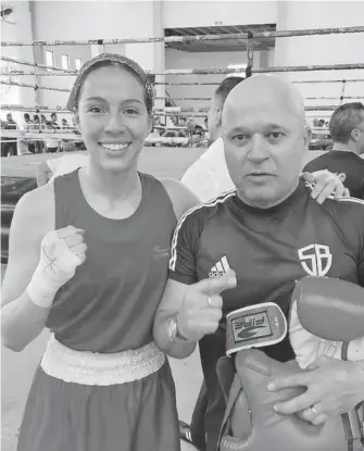  ?? ?? Lupita Acosta, “Tremenda Dinamita”, demostró su potencial al lado de su entrenador.