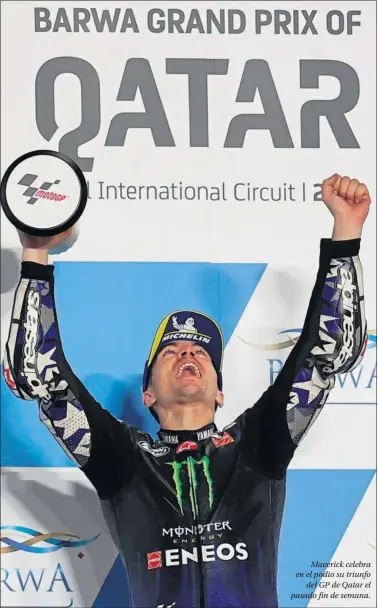  ??  ?? Maverick celebra en el podio su triunfo del GP de Qatar el pasado fin de semana.