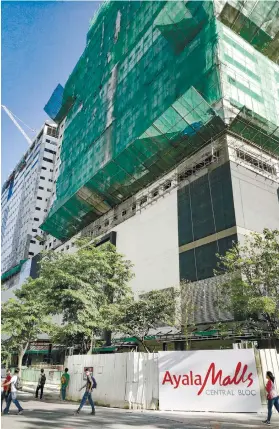  ?? SUNSTAR FILE ?? RETAIL BOOM. Cebu’s retail industry remains upbeat as developers continue to offer spaces for lease. The largest mall to open late this year is Central Bloc Mall in Cebu IT Park, which offers 43,000 square meters of retail space .