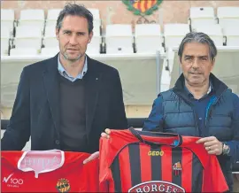  ?? FOTO: V. LLURBA ?? Vicente Moreno y Natxo González, técnico del Nàstic y Reus, respectiva­mnete