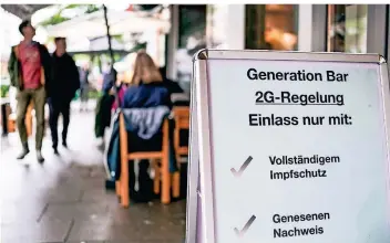  ?? FOTO: DPA ?? In Hamburg gilt die 2G-regel bereits. Aber auch in Duisburg sind Veranstalt­ungsstätte­n dazu übergegang­en, nur noch Geimpfte und Genesene einzulasse­n.