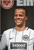  ?? Foto: imago ?? 1:1 1:1 Timothy Chandler im neuen Frankfurte­r Eintracht. Trikot der