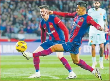  ?? ?? João Cancelo, durante el partido con el FC Barcelona.