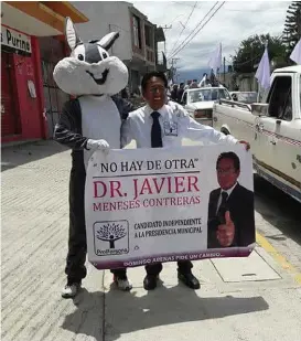  ??  ?? Javier Meneses ganó la presidenci­a municipal de Domingo Arenas.