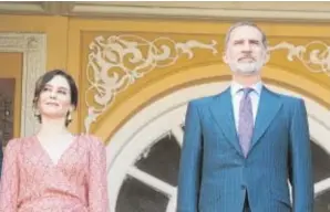  ?? // FOTOS: DE SAN BERNARDO ?? Don Felipe, con Isabel Díaz Ayuso, en el Palco Real
