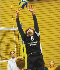  ?? Foto: Xaver Habermeier ?? Verloren, aber wichtigen Punkt geholt: Marcel Diegeler verlor mit dem TSV Neuburg gegen Bad Windsheim erst im Tie-Break.