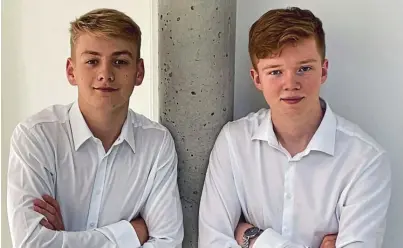  ??  ?? Henri Grotemeier (l.) und Fabian Donnermann (beide 16) haben zusammen das Unternehme­n 3D-Move gegründet. Sie brennen für neue Ideen und ihr Geschäft.