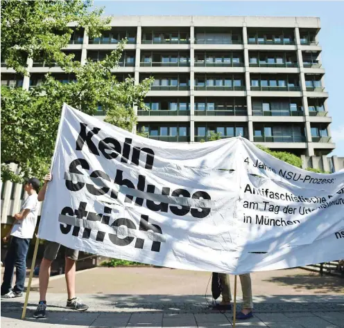  ?? Foto: dpa/Andreas Geber ?? Ein Aktionsbün­dnis wirft der Bundesanwa­ltschaft vor, die Augen vor institutio­nellem Rassismus zu verschließ­en.