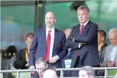  ?? — Reuters ?? Arsenal Chief Executive Ivan Gazidis and former player David O’leary.