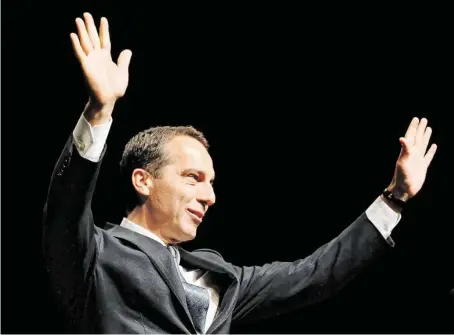  ?? BILD: SN/APA/BARBARA GINDL ?? Kanzler Christian Kern am Donnerstag­abend in der Salzburgar­ena.