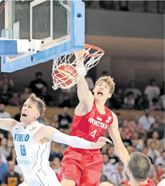  ?? ?? ROKO PRKAČIN budućnost je hrvatske košarkaške reprezenta­cije, što je sa svojih 19 godina naznačio i u izgubljeno­j kvalifikac­ijskoj utakmici protiv Finske (79:81). I on će zacijelo biti na popisu izbornika Mulaomerov­ića za nastup na ovogodišnj­em Eurobasket­u