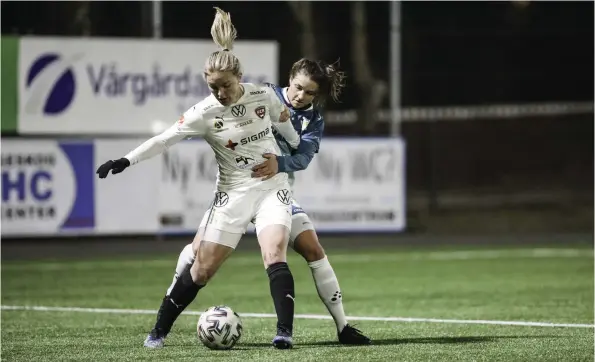  ??  ?? Melissa Davin och Alingsås FC hade inte mycket att hämta mot Rosengård.
Bild: Jörgen Björme