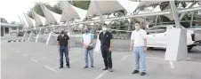  ??  ?? (From right) Tiang and his deputy Augustine Merikan, SMC deputy chairman Bujang Abdul Majid and Councillor Izkandar Roseley inspecting the site for selling durians at the parking space in front of Taman Selera Harmoni in Sibu.