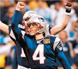  ??  ?? Vinatieri anotó el gol del campo del triunfo en el Super Bowl XXXVIII