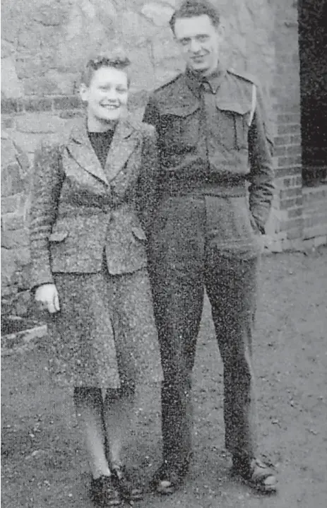  ??  ?? Lynne and Anthony on their wedding day in 1942