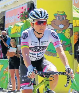  ??  ?? ON THE CHASE: Bay cyclist Anriette Schoeman will test her wits in the sandy city of Dubai in the Spinneys Dubai 92 Cycle Challenge in December