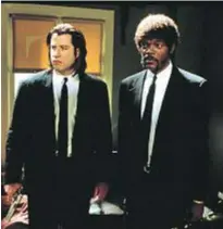  ??  ?? Una scena di Pulp Fiction, film di Quentin Tarantino del 1994; sotto, la copertina di Guai a chi uccide il poliziotto