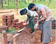  ?? ?? THE STONES used to build the well were of a specific size, measuring an average of 18x18x5 cm.
The restoratio­n work required enough stones to fill 20 rings. The new stones had to be chipped manually on all sides to fit precisely.