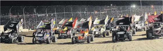  ?? DALE CALNAN IMAGE FACTOR MEDIA ?? The Canadian Sprint Car Nationals, shown here with the cars in a parade lap before the race last September, will return to Ohsweken Speedway.