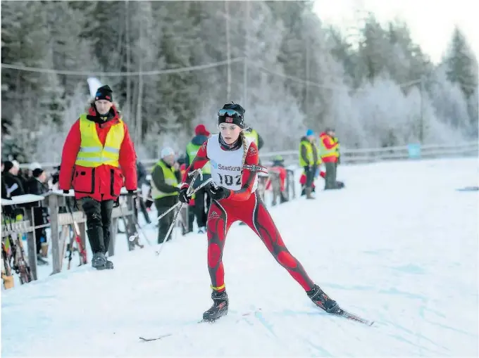  ?? FOTO: PÅL LUNDSHOLT ?? Synne Findal Skar fra Sannidal gikk inn til seier i helgens norgescups­print i skiskyting på Beitostøle­n. Nå håper ungjenta å være en av to som får plass i neste års ungdoms-OL på Lillehamme­r.