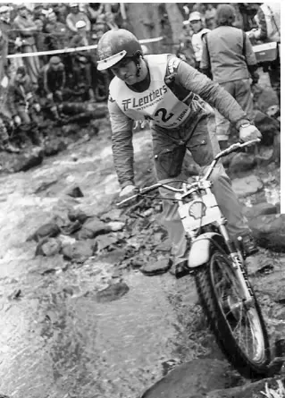  ??  ?? Martin Lampkin (Bultaco)