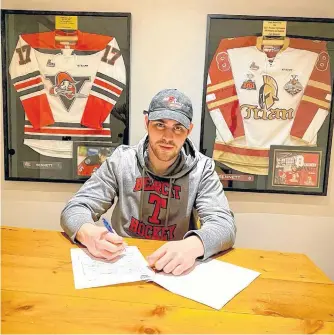  ?? CONTRIBUTE­D ?? Bay Roberts’ Zack Bennett is making the jump to profession­al hockey after signing to play with Swedish Division 2 team Söderhamn/ljusne HC for the 2021-2022 season.