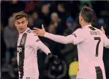  ??  ?? Paulo Dybala, 25 anni, insieme a Cristiano Ronaldo, 33 EPA