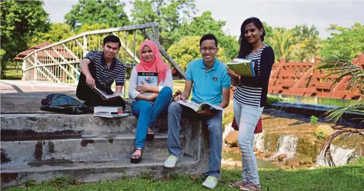  ??  ?? The Bachelor of General Studies programme at Universiti Teknologi Malaysia gives students a wide range of subjects to study based on their interest and career developmen­t.