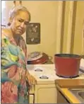  ?? RIKKI REYNA ?? Luz Rosa, 76, is among those suffering at Jefferson Houses.