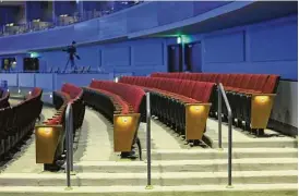  ?? Photos by James Nielsen /Houston Chronicle ?? Top: Smart Financial Centre in Sugar Land features an expansive lobby. Acts are booked into next December. Above: The venue can seat up to 6,400, but neon-illuminate­d walls and dropable curtains can create a cozier 3,000-seat space.