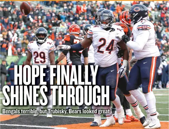  ?? | FRANK VICTORES/ AP ?? Bears running back Jordan Howard ran for 147 yards and two touchdowns Sunday against the Bengals, opening things up for quarterbac­k Mitch Trubisky.