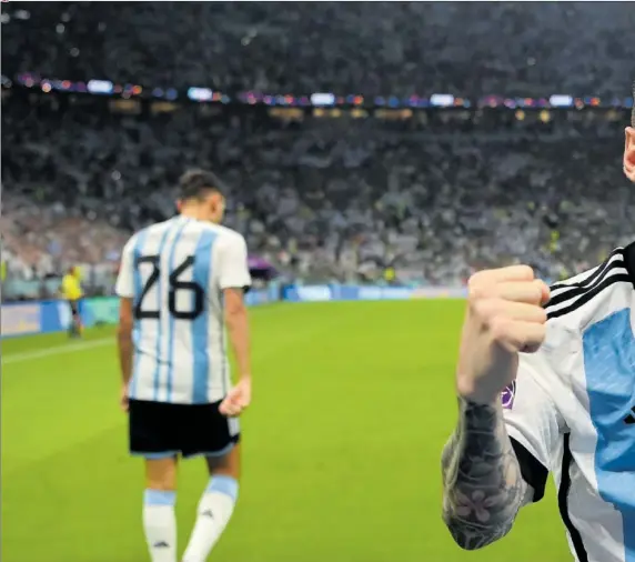  ?? ?? Messi celebra su gol ayer ante México, el primera de la victoria de Argentina.