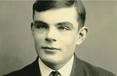  ?? FOTO WIKIPEDIA ?? Inteligent­ní stroje. V McEwanově podání slavný britský kryptoanal­ytik Alan Turing přežil a stává se svědomím digitálníh­o věku.