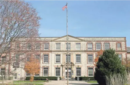  ?? PHOTOS BY BARBARA J. PERENIC/COLUMBUS DISPATCH ?? Jones Middle School was built in 1923 and served as Upper Arlington’s high school for many years. It was last renovated and expanded in 1997.