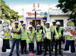  ??  ?? MAJOR winners of Impact Students Festival competitio­n went on a Si Mento at Ako guided tour of Cemex’s Naga plant.