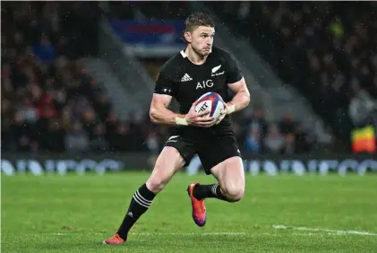  ?? (CHARLOTTE WILSON/OFFSIDE) ?? Beauden Barrett, le demi d’ouverture des All Blacks: «Tout part du maillot. Vous rêvez tellement de le porter que lorsque vous y parvenez, vous n’avez qu’un seul objectif: en être digne.»