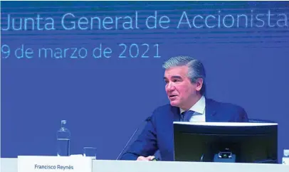 ??  ?? El presidente ejecutivo de Naturgy, Francisco Reynés, durante la Junta de Accionista­s