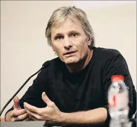  ?? CRISTINA GALLEGO ?? Viggo Mortensen. El actor recitará hoy sus poemas con el argentino Fabián Cañas en el Institut del Teatre