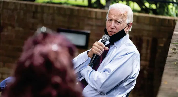  ?? FOTO: JOSHUA ROBERTS/LEHTIKUVA-AFP ?? Demokrater­nas popresiden­tkandidat Joe Biden väntas presentera sin vicepresid­entkandida­t i dagarna. När två av världens mäktigaste jobb står på spel är kriteriern­a stenhårda: inga svagheter och inga obehagliga överraskni­ngar får dyka upp.