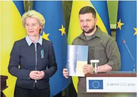  ?? / EPA ?? Ursula von der Leyen donijela je upitnik u Kijev 8. aprila