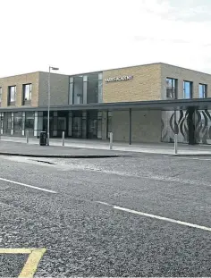  ??  ?? LOGJAM: A screenshot from the video appears to show a corridor at Harris Academy packed with pupils.