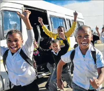  ?? EUGENE COETZEE Picture: ?? FREE RIDE: St Albans Primary pupils are all smiles after finally being provided with transport to and from school