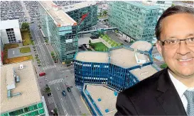  ??  ?? Auf vielen der Dächer im Flughafenb­ereich will Dr. Ofner jetzt Photovolta­ikanlagen errichten.
