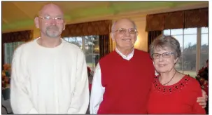  ??  ?? Ken Petty of Shannon Hills with Martin and Virginia Roy