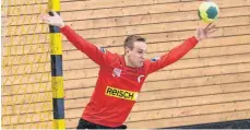  ?? ARCHIVFOTO: SCHRANZ ?? Torwart Jonas Engler ist vor der Saison vom TSV Bad Saulgau nach Biberach zurückgeke­hrt und spielt mit der TG nun im Derby gegen seinen früheren Verein.